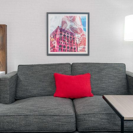 Hampton Inn & Suites Cleveland-Beachwood Exteriör bild