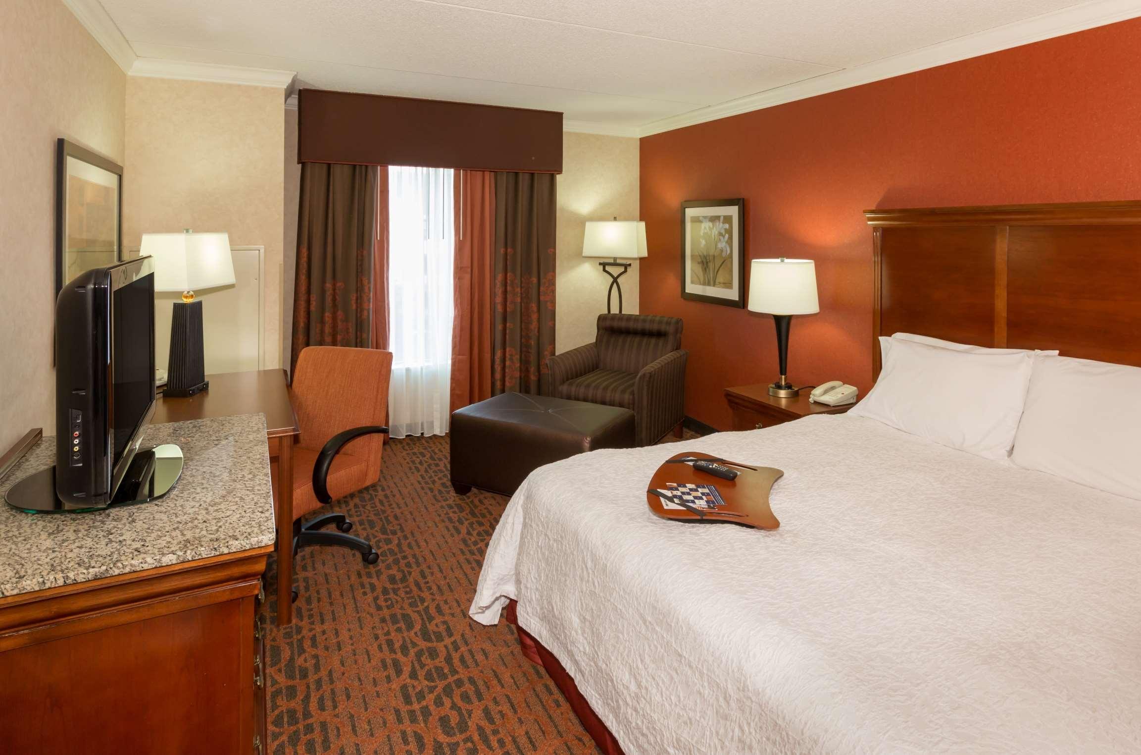 Hampton Inn & Suites Cleveland-Beachwood Exteriör bild