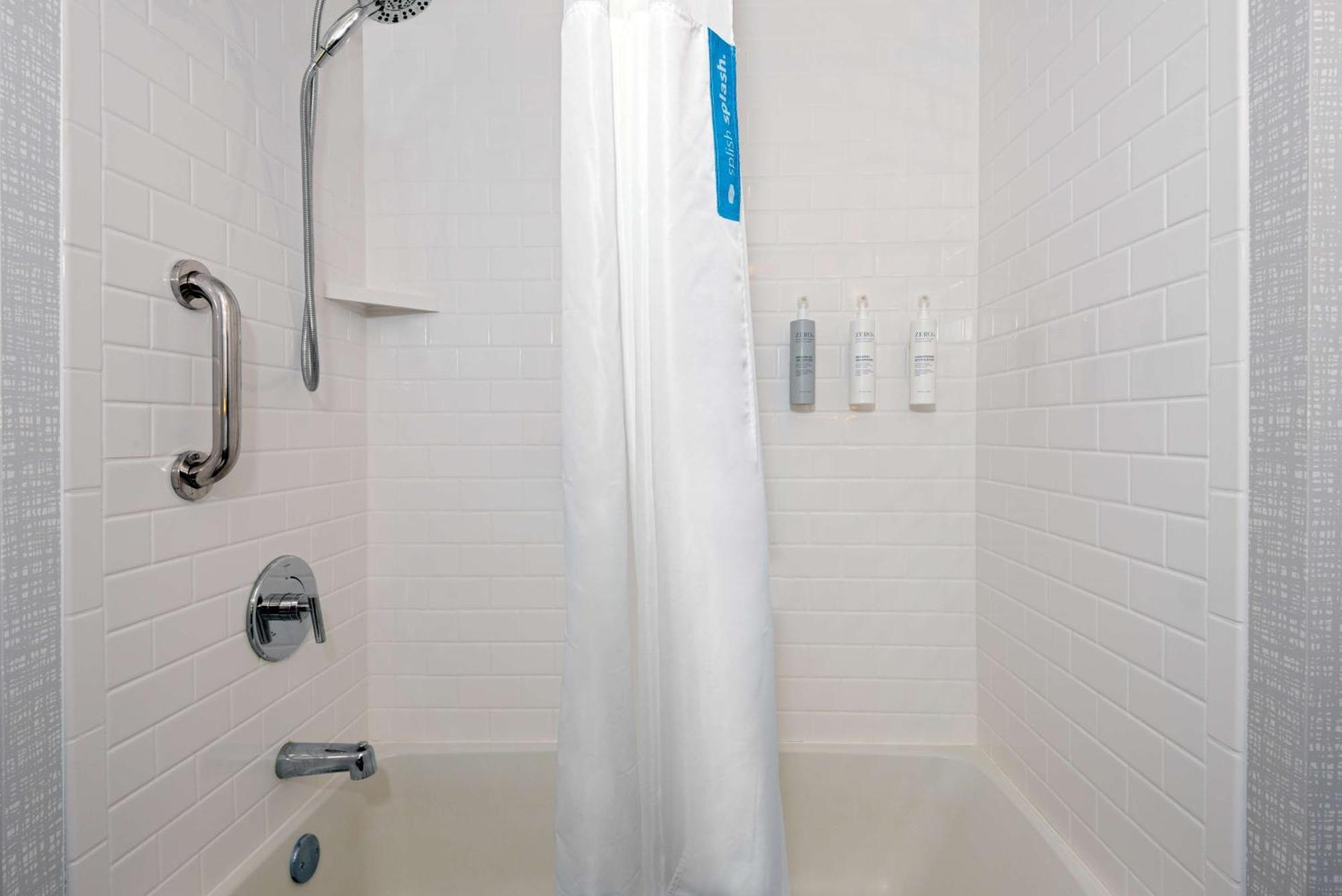 Hampton Inn & Suites Cleveland-Beachwood Exteriör bild