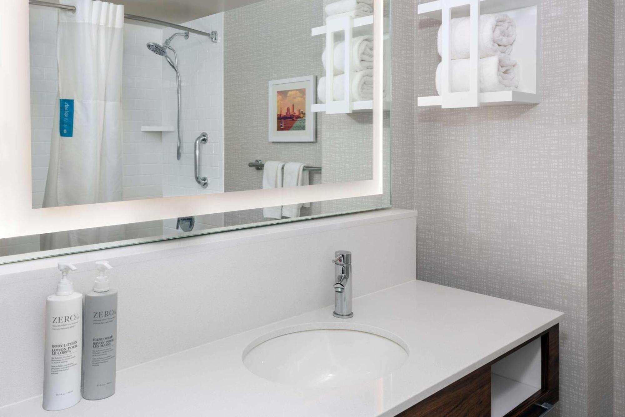 Hampton Inn & Suites Cleveland-Beachwood Exteriör bild