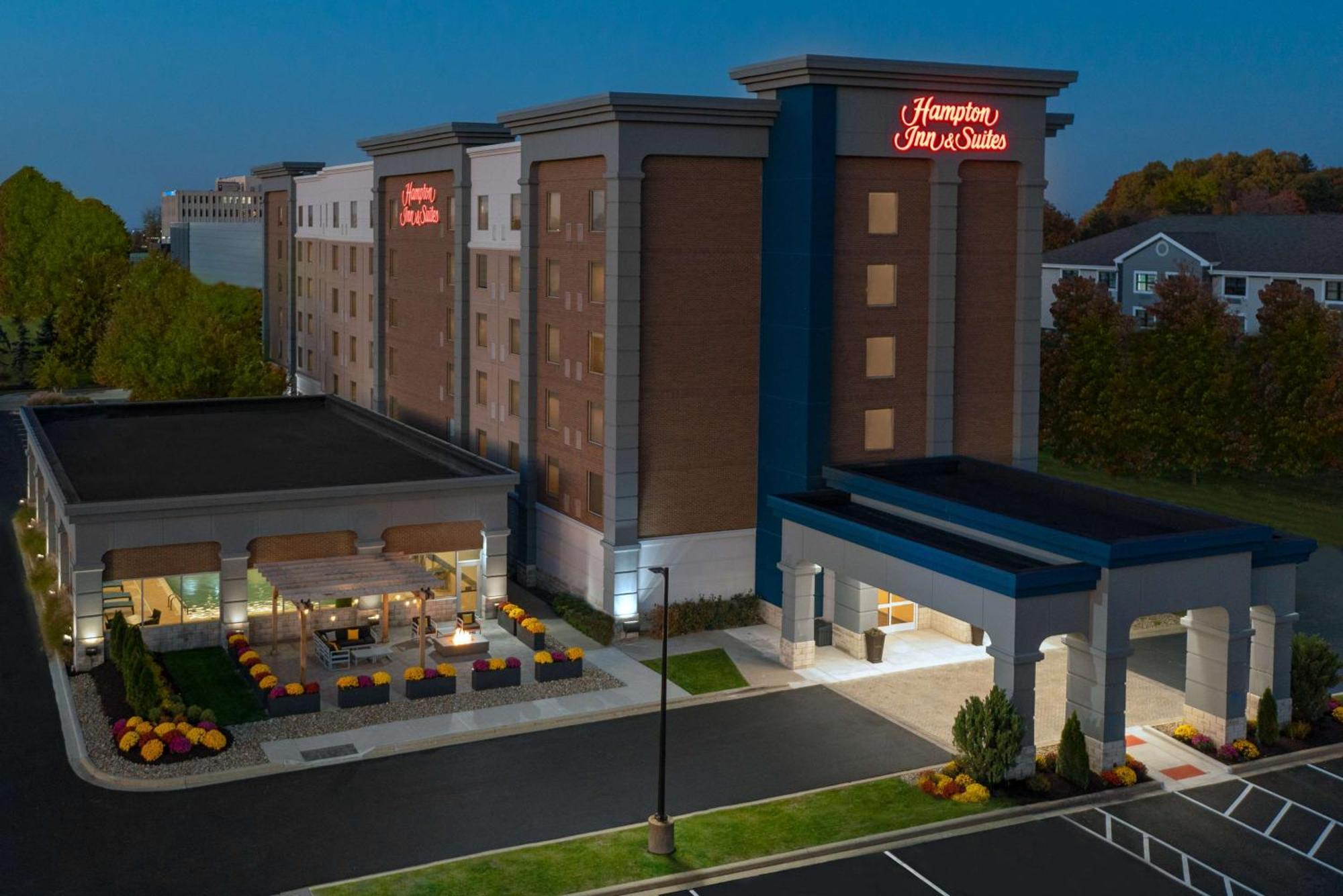 Hampton Inn & Suites Cleveland-Beachwood Exteriör bild