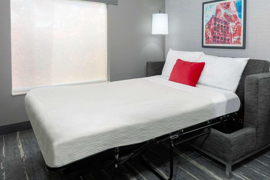 Hampton Inn & Suites Cleveland-Beachwood Rum bild