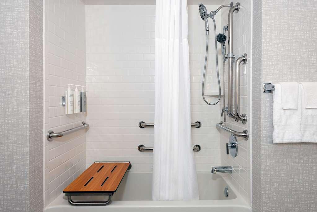Hampton Inn & Suites Cleveland-Beachwood Rum bild
